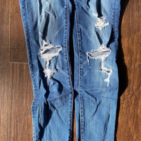 AMERICAN Eagle High Waisted, ripped, Skinny Jeans size 00 - Picture 4 of 10
